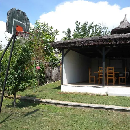In Alsoors/balaton 18009 度假居 *